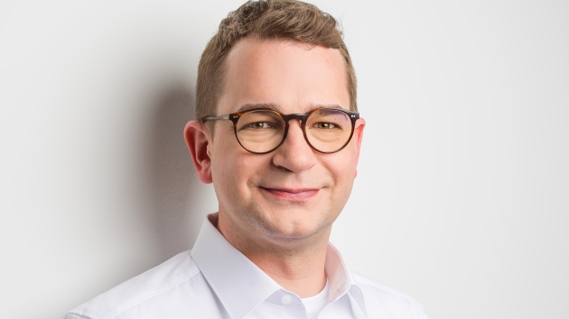 Seit dem 1. August ist Christian Exner Arizaga neuer Marketingleiter bei Teekanne Deutschland - Quelle: Fotostudio Balsereit